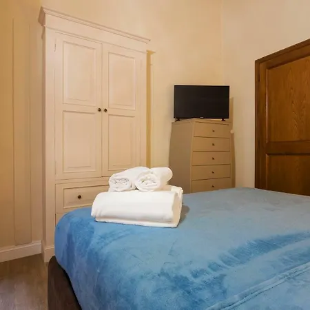 Apartment Duomo 2 Bedroom Florence